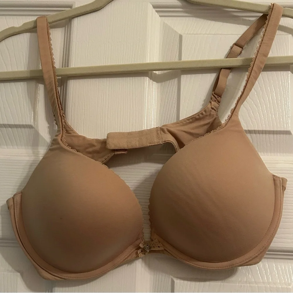 Victoria's Secret Body by Victoria Full Coverage Push Up Bra